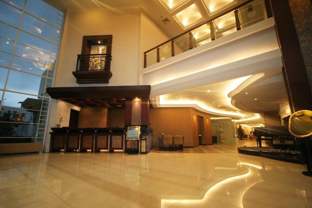 Hotel Dafam Semarang Eksteriør billede